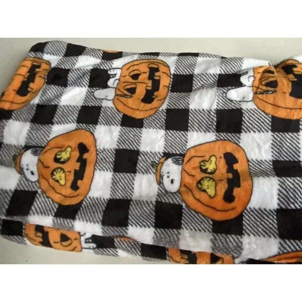 PEANUTS SNOOPY Woodstock Soft THROW Blanket 50”x70” Halloween Jack O Lantern NEW